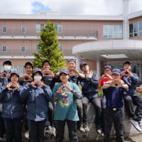 季節は初夏へ　施設での花壇造成