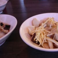 台湾10万歩行　０９　享味豚肉で脳髄を食べる