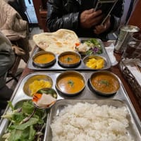 今日のランチは上野でカレー