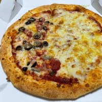 晩御飯はピザにしよう