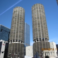 似た建築物-3（シカゴ、シンガポール、ドバイ）