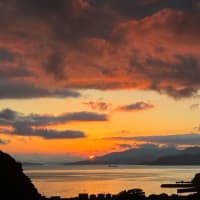 夕陽と船　不知火海の夕景