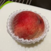 山梨から極早生の桃、ちよひめを食べました。