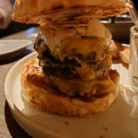 ハマの薪火レストランでわがままなハンバーガーどうでしょう
