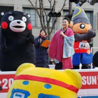 熊本城マラソン2019で石川さゆりさんがスタート台で応援してくれました