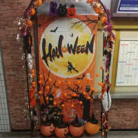 昨日からオメコⓂ大国町駅にハロウィンの飾り付けが。