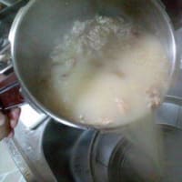 鶏の白湯スープ