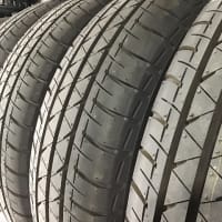 新車外しのイボ付きタイヤ