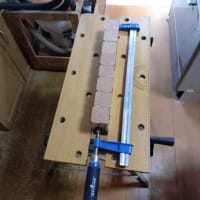 ブックシェルフスピーカーの脚の作成