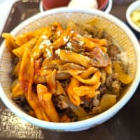 すき家@作草部他 新作「ナポ牛」?! 僕の大好きなペンネが乗った『ナポリタン牛丼』が登場です!