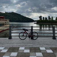 雨雲の下で。
