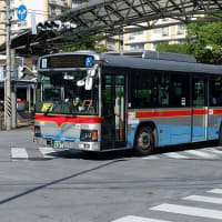 横浜市内で活躍する東急バス・短尺日野ブルーリボンⅡワン