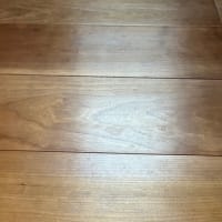 フローリングのワックスかけ