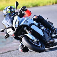 BMW S1000XRでサーキット