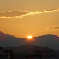 2025.07.17(木)AM07:16の藻岩山・平和祈念塔・手稲山・三角山・円山