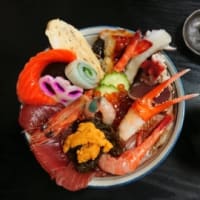 富山へ行ったら海鮮丼！