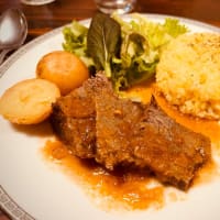 ポルトガル風牛肉煮込みの夕食