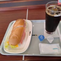 月イチのペースかな?ドトールコーヒーで昼食。