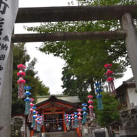 板橋の熊野町交差点の古い看板とドラエモン　　　7