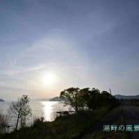 夕方の琵琶湖と竹生島