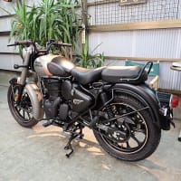 RE-TOKYO NORTH 初入荷！ROYAL ENFIELD CLASSIC350 Dark GUNGRAY 高級感漂うフル装備クラシック！