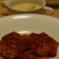 きのこ煮込みハンバーグ