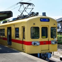 猫の駅　陽炎揺れる　昼下がり。