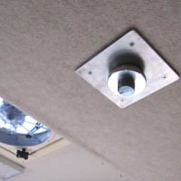キャンピングカーの地デジアンテナが壊れた・・・交換へ