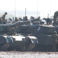 【防衛情報】防衛装備庁技術シンポジウム,レールガン開発状況と車両搭載高出力レーザー実証装置と射程5kmのレーザー装置研究試作