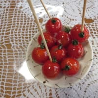 プチトマトに飴がからんでおいしいです