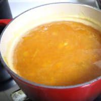庭のアンズでジャムを作りました。