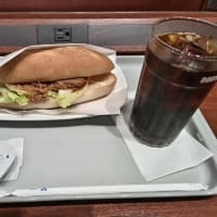 コーヒーチェーン店がレモンいろいろ出している。