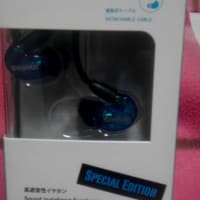 イヤホンとモニタ