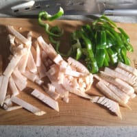 青椒肉絲とトマトの中華スープ