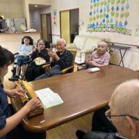 大正琴の演奏🎶