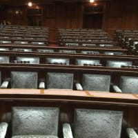 極めて異例な「地域の実情を踏まえた個人情報取り扱い」修正で刑事訴訟法デジタル法案緊急上程可決、議会人・山崎正昭さん起立免除も起立し「安倍晋三さんといつも一緒の政治人生で裏金を知らなかった」