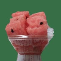 今年初の黄色いスイカはほとんど種無しだった