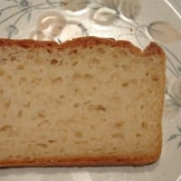 さくらベーカリーの 玄米こめ粉パン