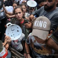 トランプ政権とネタニヤフ政権の「ガザ人道財団」食糧配給所でイスラエル軍がガザ市民を狙って６００人殺戮。このガザ援助は「人々を殺している」（国連事務総長）。「これは援助ではない。死の罠だ」（ガザ住民）。