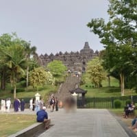 ⑪ボロブドゥール寺院登壇（ワイサック当日）