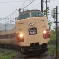 岡山の列車（国鉄色特急やくも）