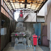 地蔵堀石地蔵　Le Jizo.