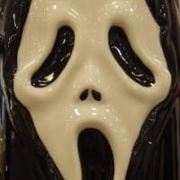 外国を侵略するのが好きな人々。