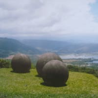 『世界の石球　コスタリカでは人工石、他の国では自然石の不思議』―人知を超えた掛け替えのない地球があり、この世界は不思議でいっぱい―