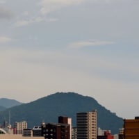 2025.07.04(金)AM06:44の藻岩山・平和祈念塔・手稲山・三角山・円山