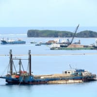 ７月４日の辺野古側埋め立て工区と大浦湾の様子／新ゲートからの資材搬入は無し