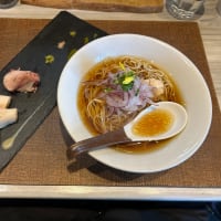 【茨城 つくば市】 つくばらーめん 鬼者語「鶏と水 醤油 特製盛(1350円)＋替玉②海老と黒胡椒(360円)」