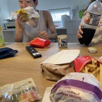 始めで食べだマックのバーガー！🍔(≧▽≦)