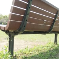 絶対に見てはいけないベンチ