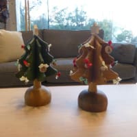 キャンドルホルダーとクリスマスツリー
